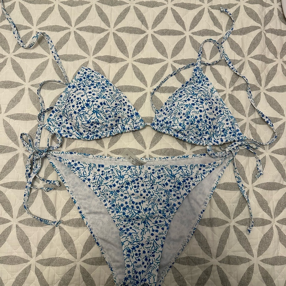 SHEIN Blue and White Floral Triangle Bikini Set